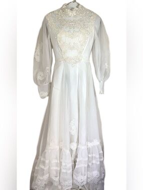 70s Edwardian/Victorian Revival Lace Wedding Dress & Veil XS